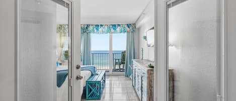 Condo, nhiều giường, bồn tắm nước nóng, quang cảnh biển (Daytona Harbour Beach Resort 511) | 1 phòng ngủ, trang trí khác biệt