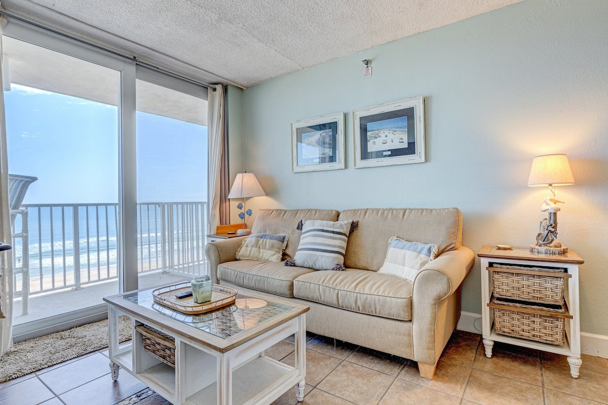 Condo, 1 King Bed with Sofa bed, Ocean View (Daytona Harbour Beach Resort 611) | Living area