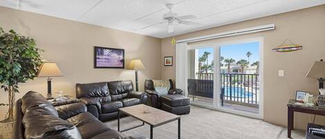 Appart'hÎtel, plusieurs lits, balcon, vue océan (Daytona Shores Delight-Sandpoint 202) | Coin séjour
