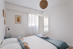 2 chambres, fer et planche à repasser, Wi-Fi gratuit, draps fournis