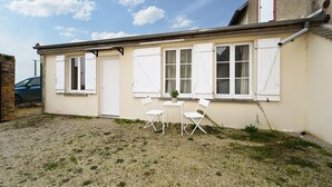 Unclassified image, 4 of 15, button - Studio Cocon Landon - Studio Apartment, Sleeps 2 (Château-Landon)