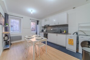 Unclassified image, 2 of 14, button - Hohayi - L'enfilade - Two Bedroom Apartment, Sleeps 4 (Saint Etienne)