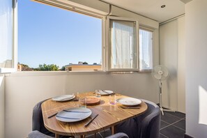 Dining - Studio Mer et Mimosa - 2 km de la plage (Bormes-les-Mimosas)