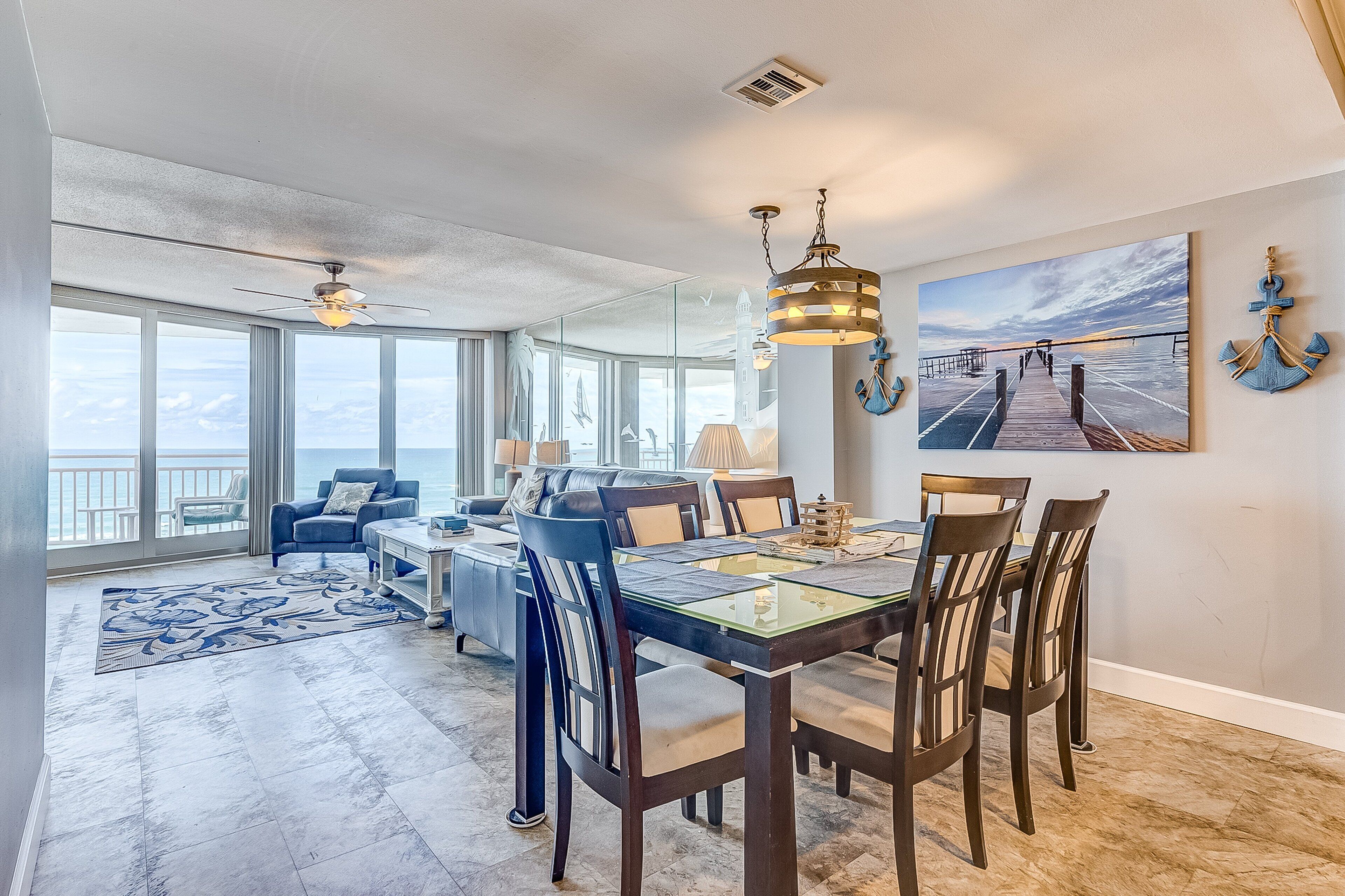 Casa, várias camas, sacada, vista para o oceano (Daytona White Surf 504-OceanZenn) | 2 quartos, individualmente decorados, individualmente mobiliados