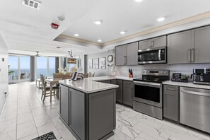 House, Multiple Beds, Balcony, Ocean View (Daytona White Surf 504-OceanZenn) | Private kitchen - Daytona White Surf (Daytona Beach Shores)