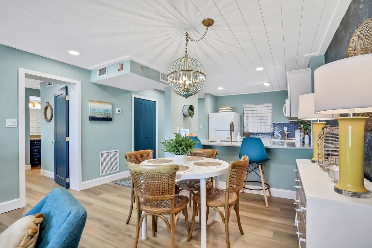 Condo, 1 King Bed with Sofa bed, Ocean View (NSB Castle Reef 302-Sea La Vie) | 1 bedroom, iron/ironing board, individually decorated