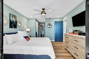 House, 1 King Bed with Sofa bed, Balcony, Ocean View (NSB Castle Reef 302-Sea La Vie) | 1 bedroom, individually decorated, individually furnished, bed sheets