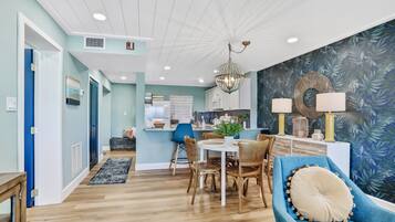 Leilighet, 1 kingsize-seng med sovesofa, balkong, havutsikt (NSB Castle Reef 302-Sea La Vie) | Innvendig