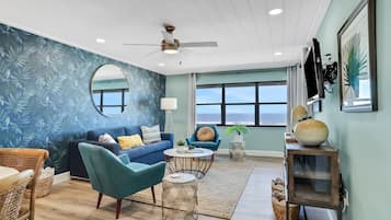 Apartment, 1 King-Bett und Schlafsofa, Balkon, Meerblick (NSB Castle Reef 302-Sea La Vie) | Wohnbereich