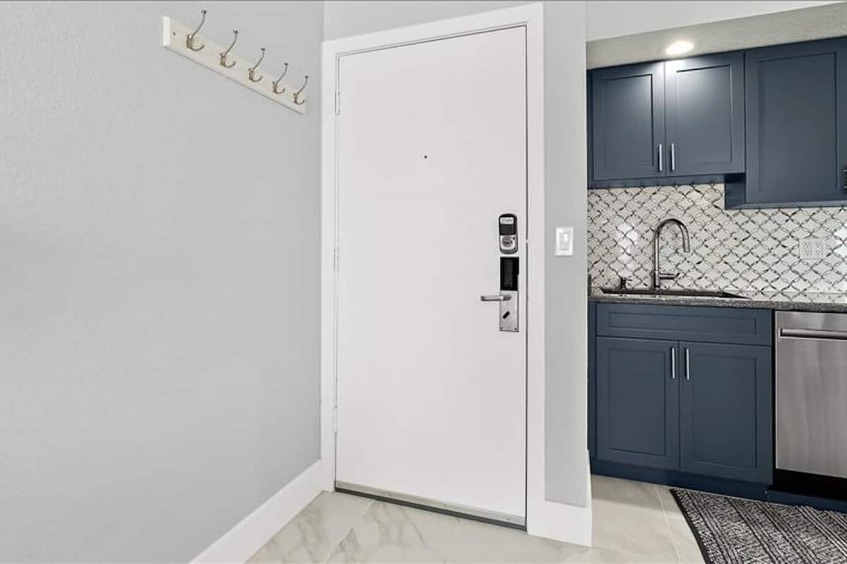 Condo, 1 Queen Bed with Sofa bed, Balcony, Ocean View (NSB Coconut Palms Beach Resort 4512) | Interior