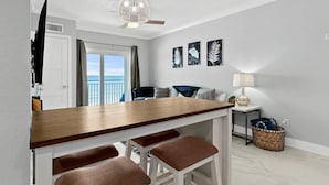 Condo, 1 cama Queen size y sofá cama, balcón, vista al océano (NSB Coconut Palms Beach Resort 4512)