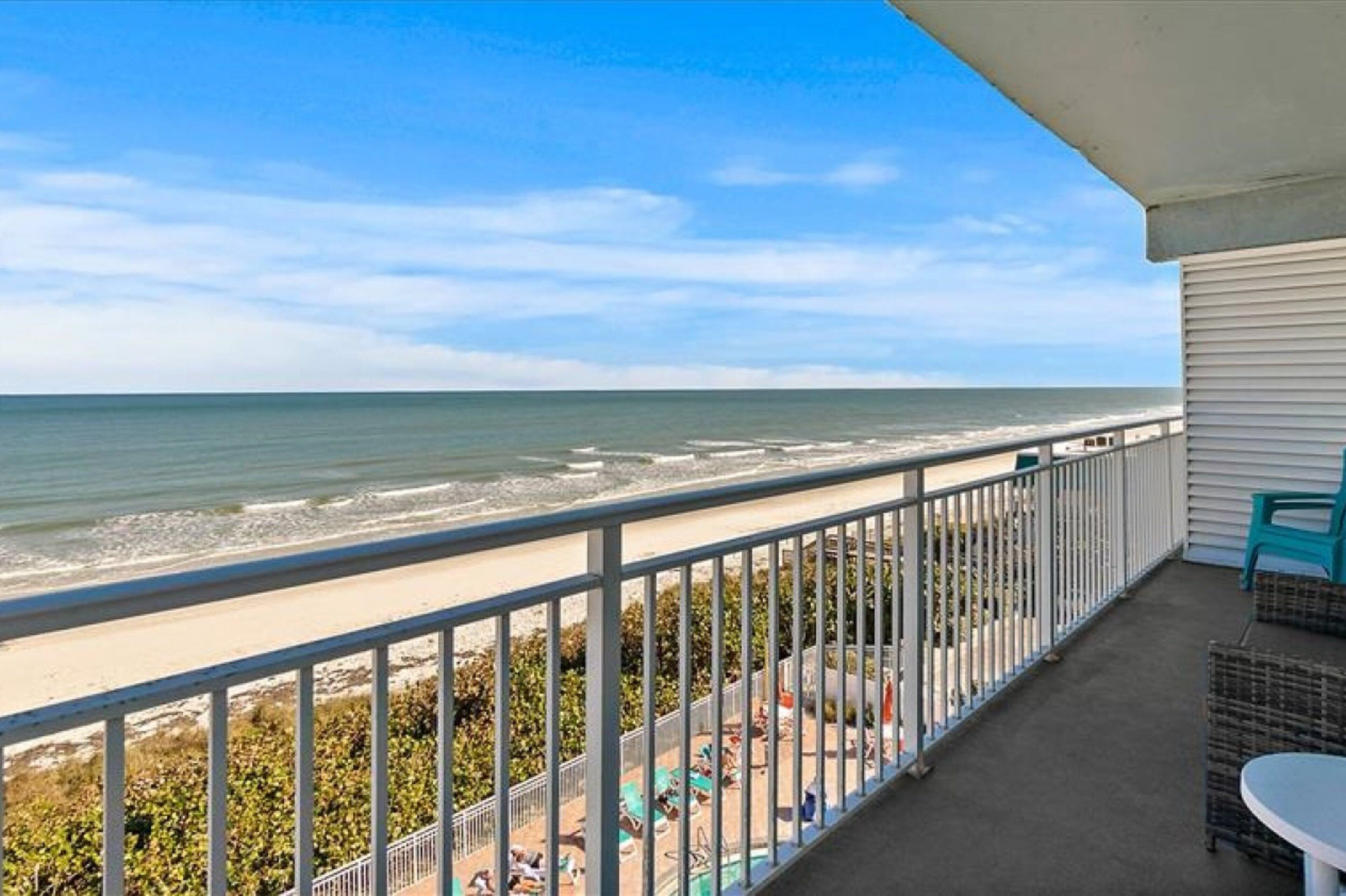 Condo, 1 cama Queen size y sofá cama, balcón, vista al océano (NSB Coconut Palms Beach Resort 4512) | Vista a la playa o el mar