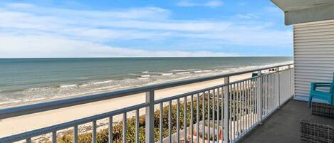 Condo, 1 cama Queen size y sofá cama, balcón, vista al océano (NSB Coconut Palms Beach Resort 4512) | Vista a la playa o el mar