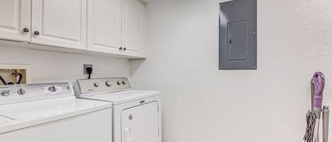 Condo, Multiple Beds, Partial Ocean View (NSB Oceanwalk Bldg 15 Unit 602) | Interior