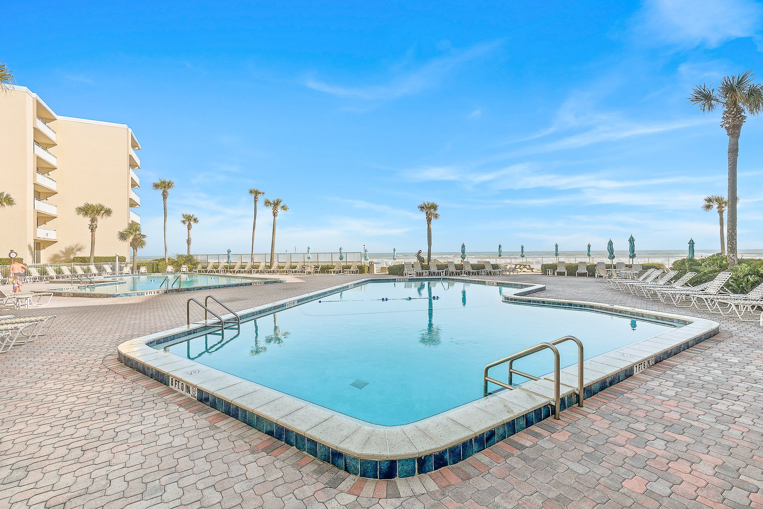 泳池