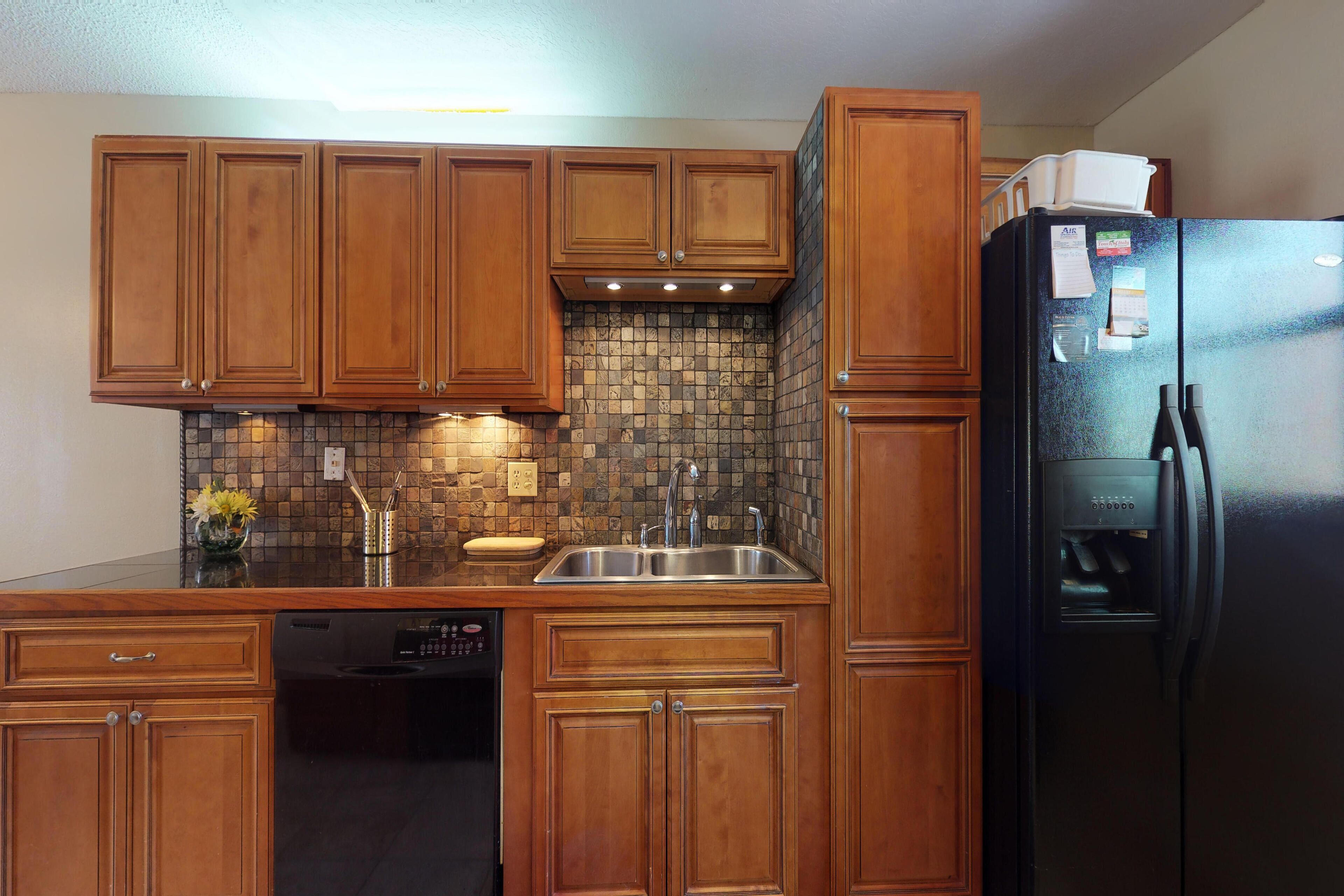 House, Multiple Beds, Balcony, Partial Ocean View (NSB Sea Coast Garden II 311) | Private kitchen