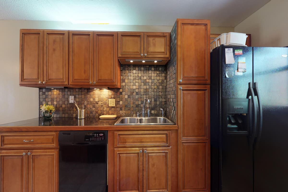 House, Multiple Beds, Balcony, Partial Ocean View (NSB Sea Coast Garden II 311) | Private kitchen