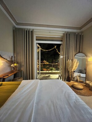 Deluxe Double Room, Balcony, Park View