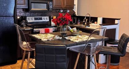 3 Family-5 BRs/9 Beds, 3 Full Bathrooms. Great for Groups, Couples + Families