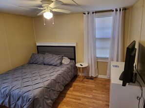 2 bedrooms, free WiFi, bed sheets, wheelchair access