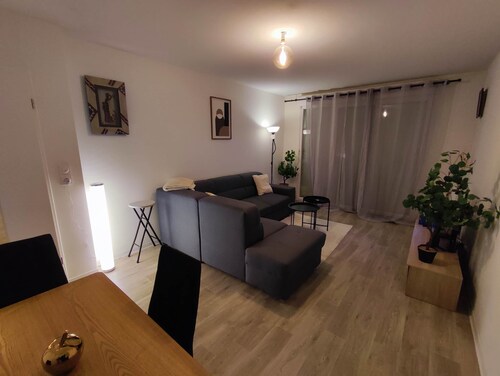 T3 lumineux avec grande terrasse +parking sécurisé