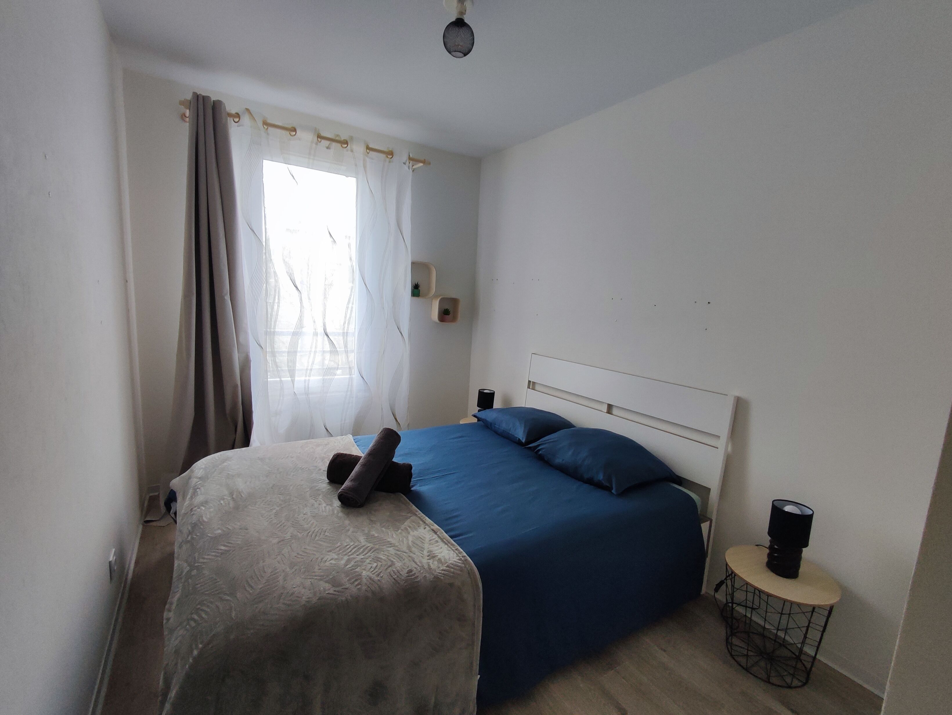 2 dormitorios, tabla de planchar con plancha, wifi gratis y ropa de cama