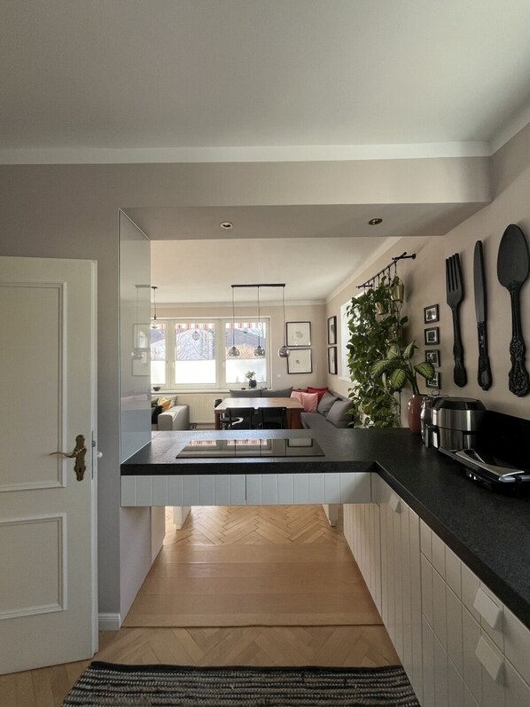 Interior - Luxury garden apartment near the old town | in the center | Pool | Free Parking (Innsbruck)