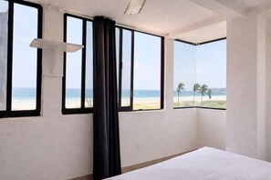 Standard Double Room | Free WiFi, bed sheets - Kaia Beach Hotel (Puerto Escondido)