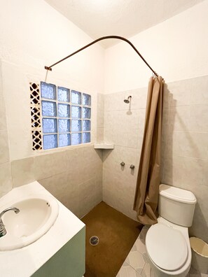 Bathroom - Kaia Beach Hotel (Puerto Escondido)