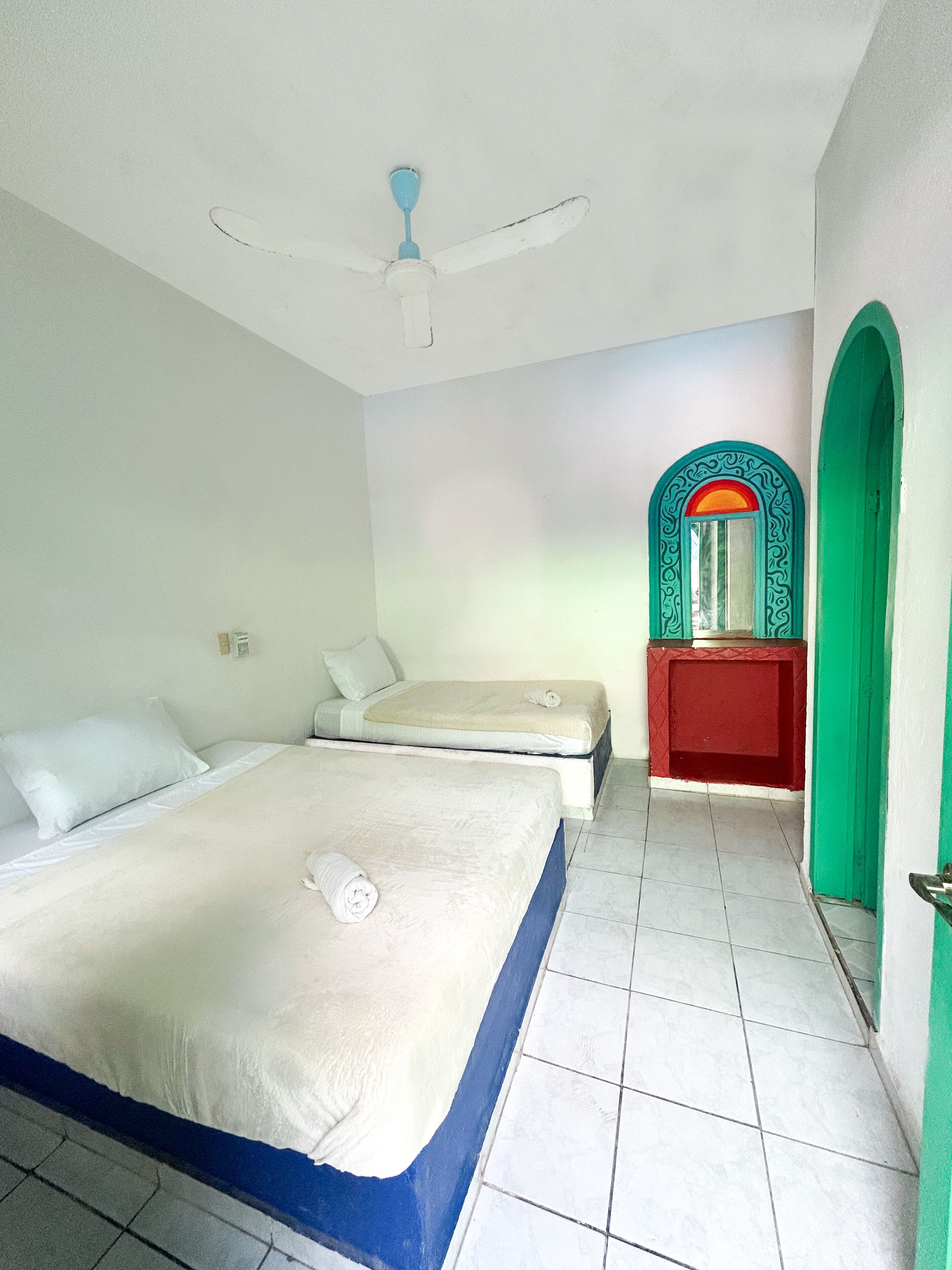 베이직 더블룸 | 무료 WiFi, 침대 시트