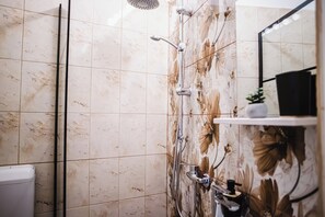 Bathroom - OldTown Suites Smârdan - Pumo Properties (Bucharest)