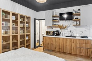 Deluxe Studio, Kitchenette, City View