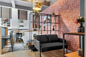 Cortinas blackout, tabla de planchar con plancha y wifi gratis 