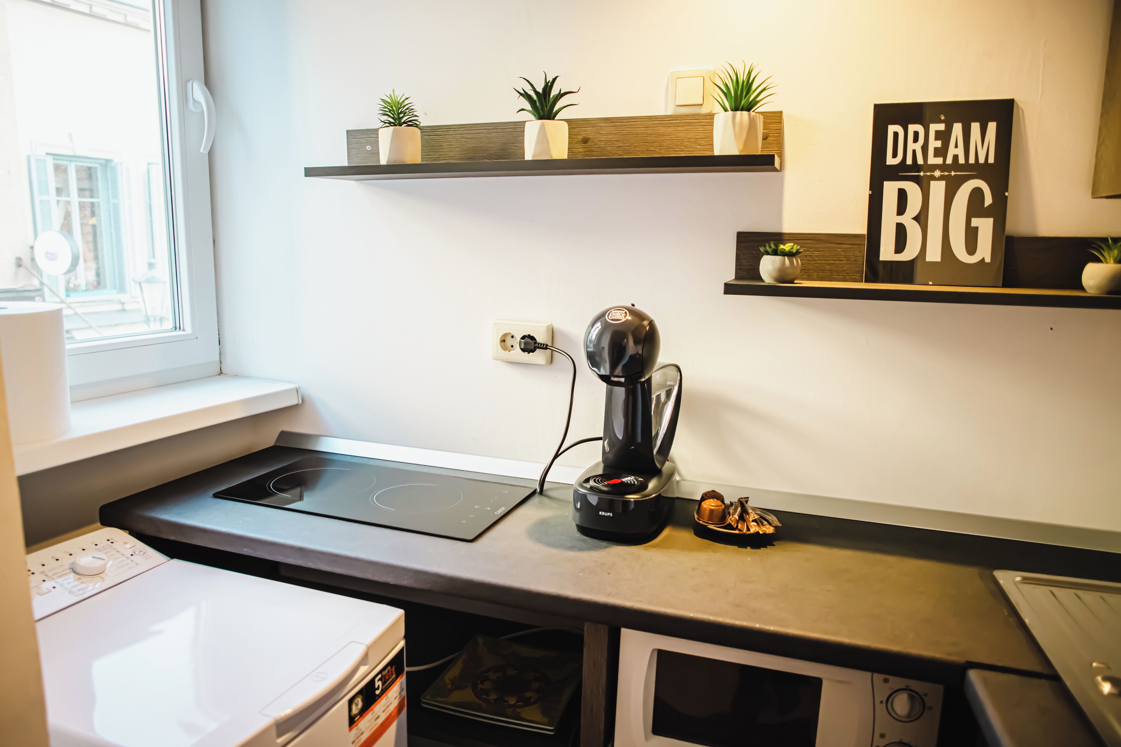 Superior Studio, Kitchenette, City View | Private kitchen | Espresso maker, coffee/tea maker, electric kettle