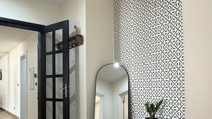 Unclassified image, 2 of 28, button - Elegant 3-bed, 3-bath, located in the desirable neighborhood of Point E, Dakar (Dakar)