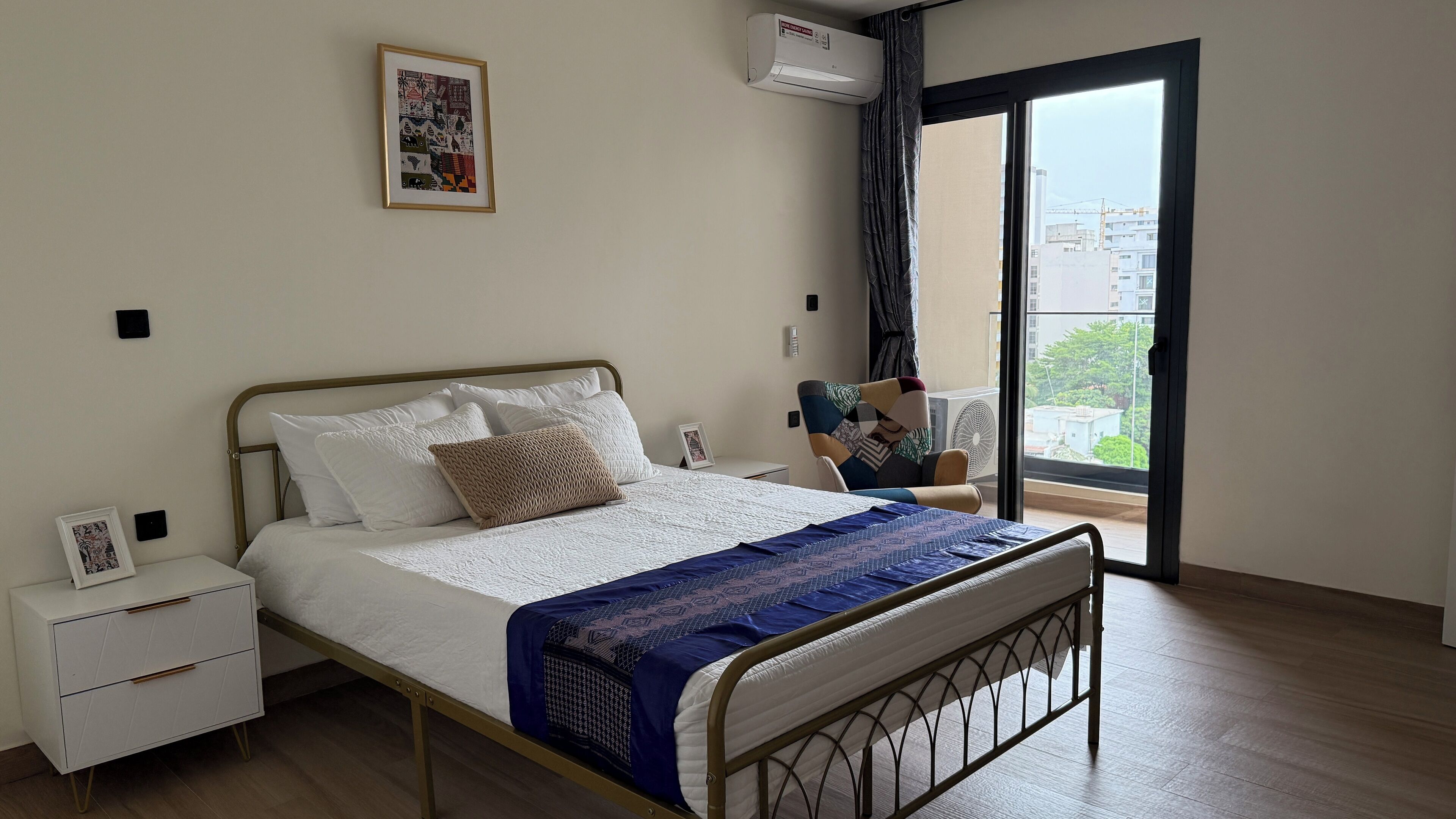 3 chambres, fer et planche à repasser, Wi-Fi, draps fournis