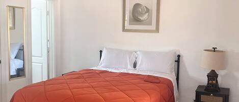 1 chambre, fer et planche à repasser, Wi-Fi gratuit, draps fournis