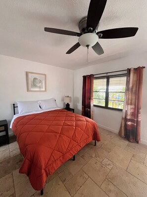 1 chambre, fer et planche à repasser, Wi-Fi gratuit, draps fournis