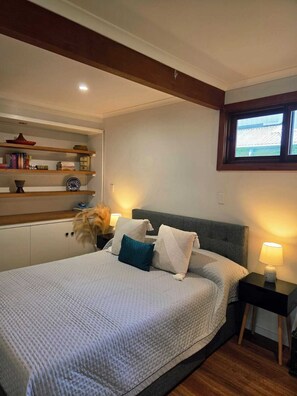 1 bedroom, WiFi, bed sheets - Leafy Suburb Oasis with Comfort & Charm (St Ives)