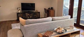 57 sqm studio in a Leafy Suburb Oasis with Comfort & Charm