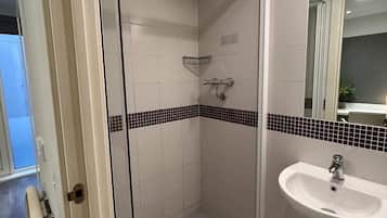 Studio, Non Smoking | Bathroom
