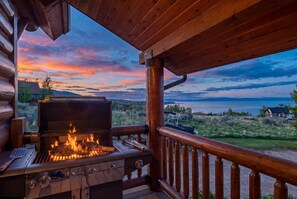 Property grounds - Bear Lake Overlook Lodge | Epic Themed Lodge w/ Hot Tub, Game Loft, Fire Pit! (Garden City)