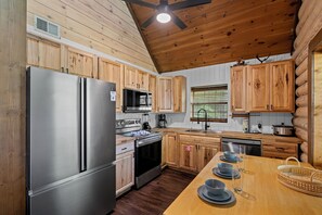 Microwave, oven, stovetop, dishwasher - Peaceful 3-Bedroom Cabin in Sevierville with Cozy Charm (Sevierville)