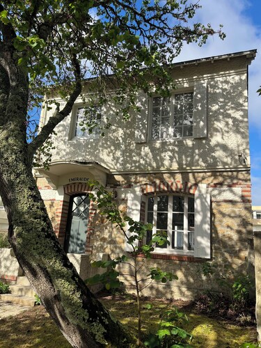 Pretty Bauloise villa with guest house 200 m from the beach + parking space