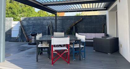 Pretty Bauloise villa with guest house 200 m from the beach + parking space