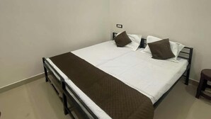 Room - Hotel Dcrown Ganga view (Prayagraj)