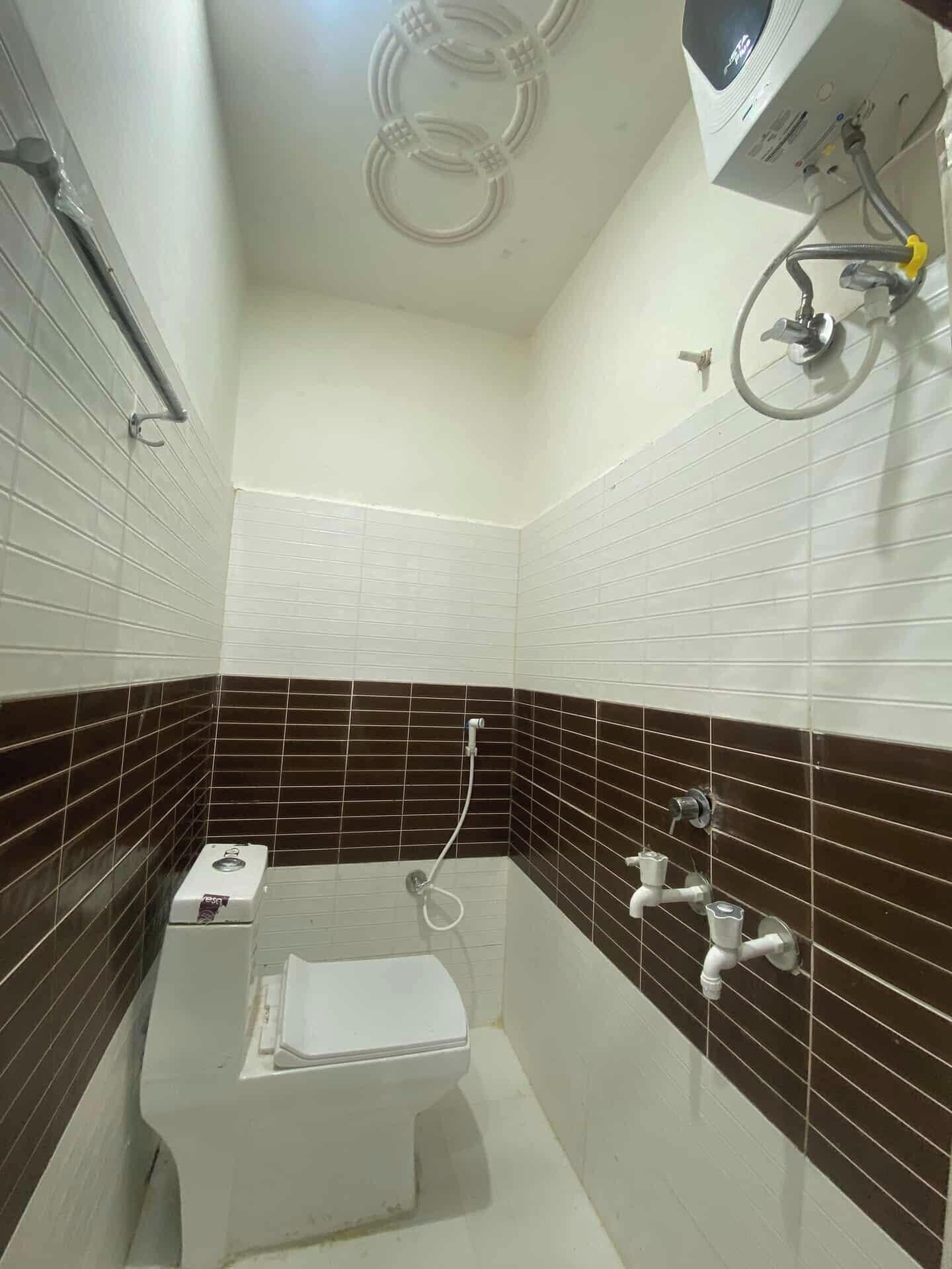 Basic Double or Twin Room, River View | Bathroom | Free toiletries, towels, soap