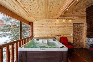Interior - Edgewater Cabin | Hot Tub, Fire Pit, Steps to Henry`s Fork River! (Island Park)