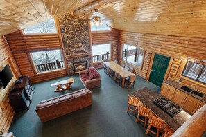 Televisión, chimenea