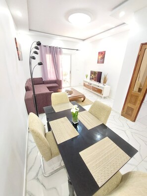 Dining - Cosy studio 100m from the sea (Dakar)